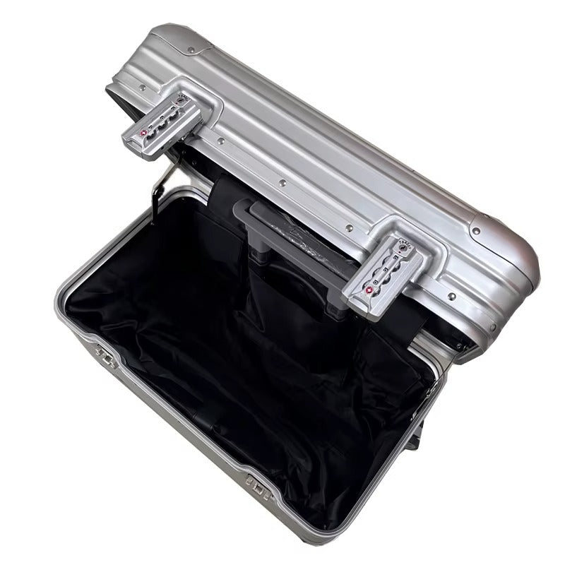 VANDER Voyager Case